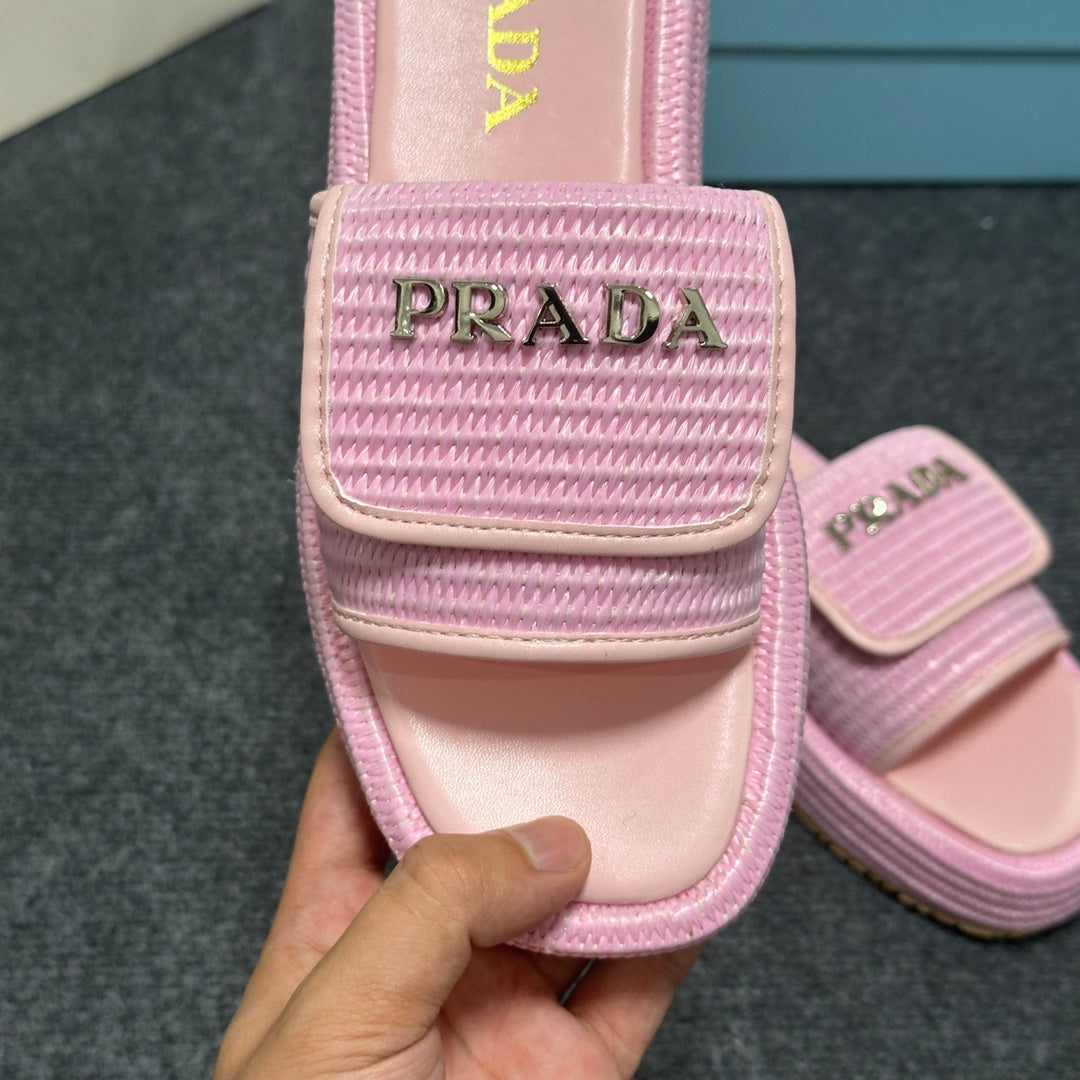 14PD24ZDE Stylish slippers