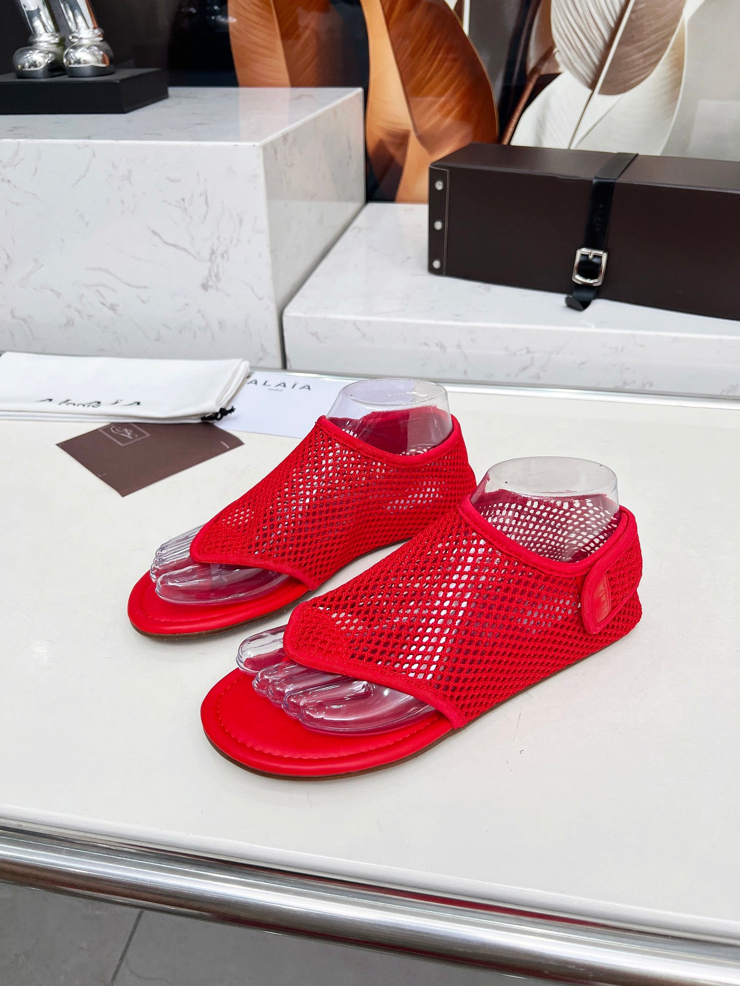 255QA24ZDE Stylish leather shoes