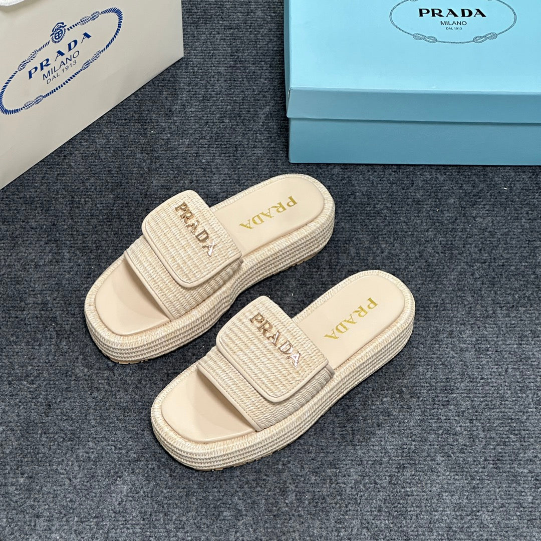 14PD24ZDE Stylish slippers