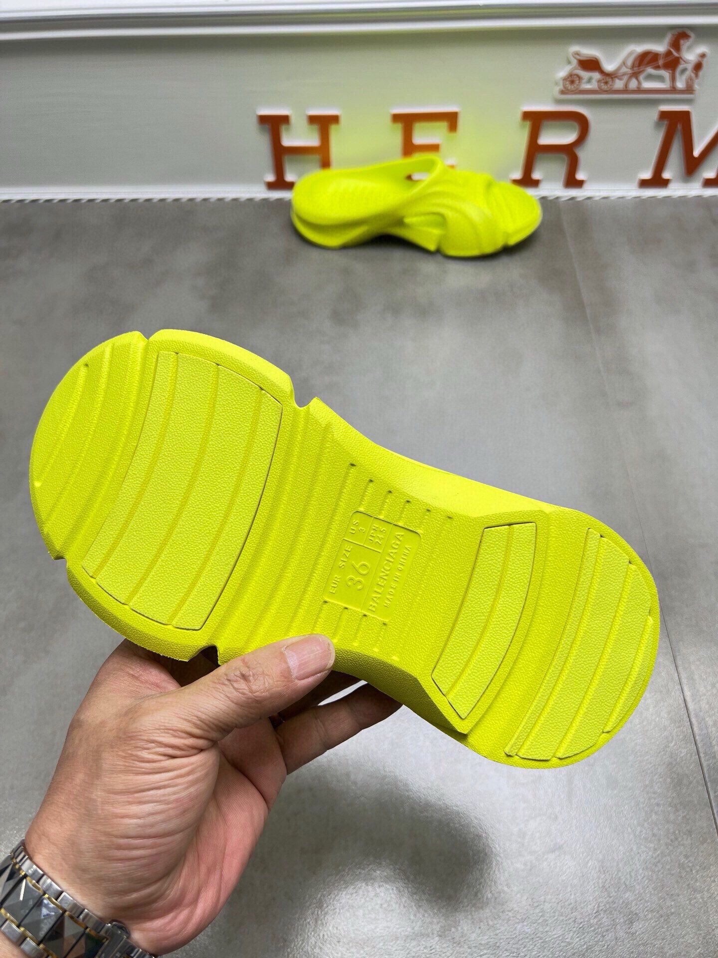 54J40ZDE Stylish slippers