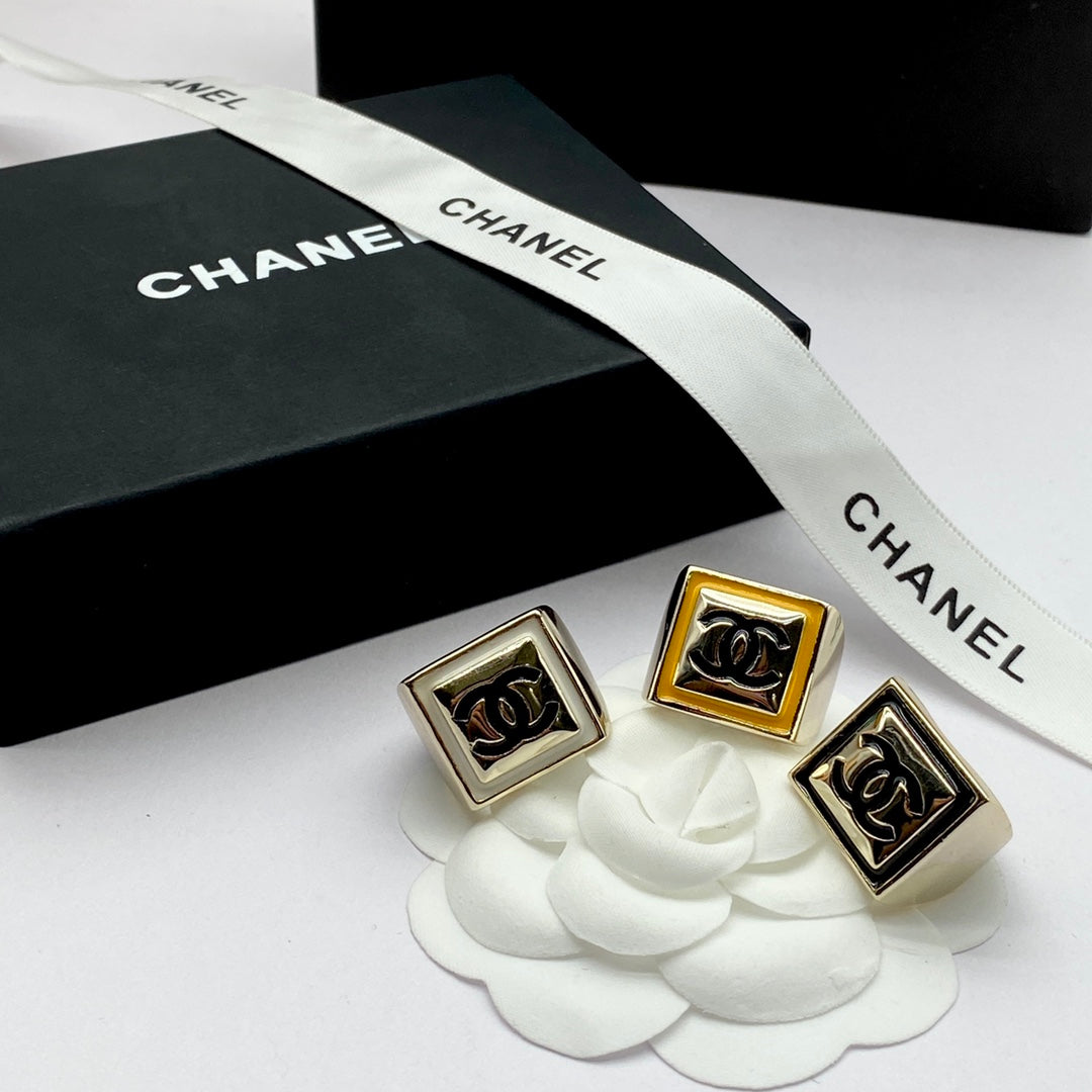 14C580JDE Stylish and high quality Earrings