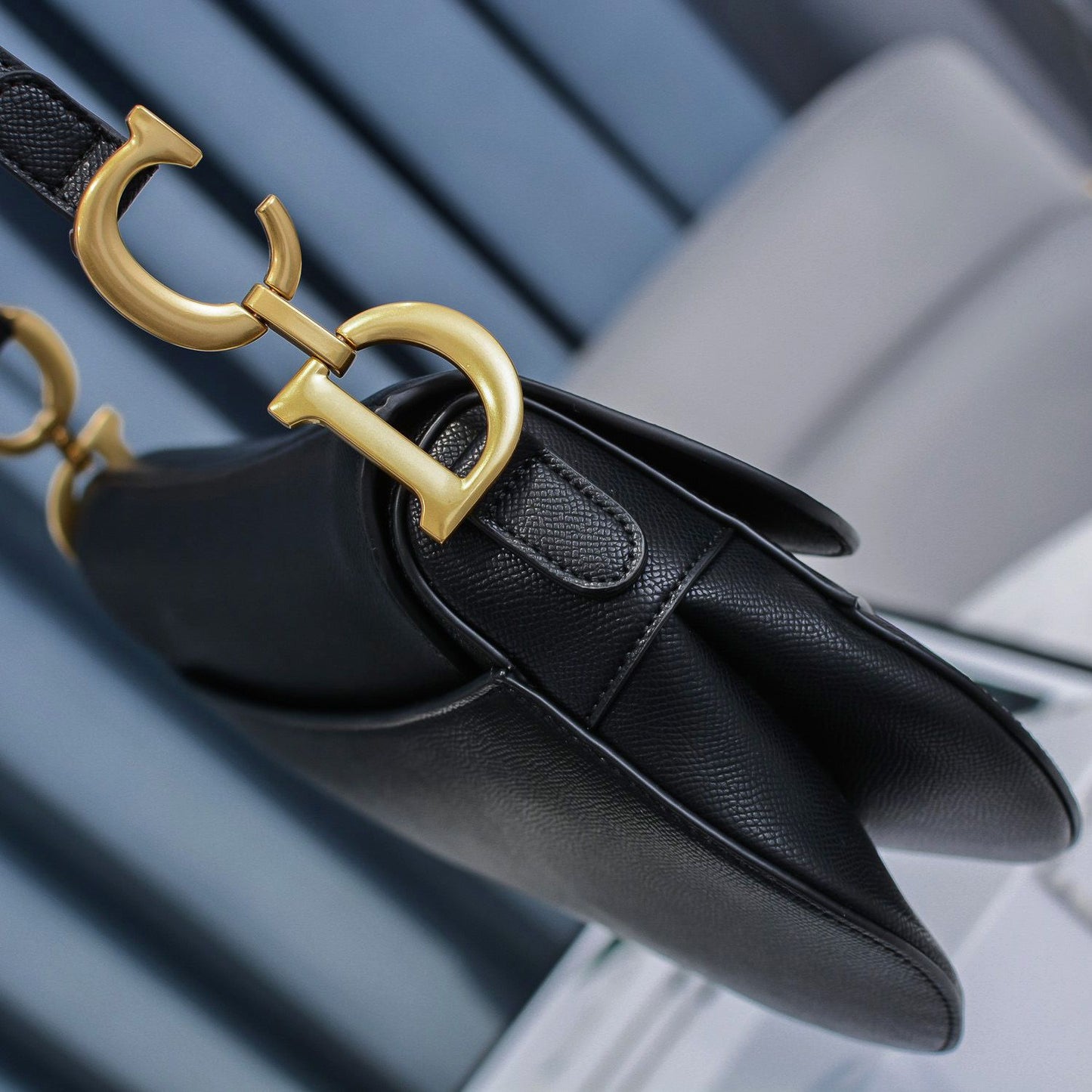 5E15BDE Stylish leather bag