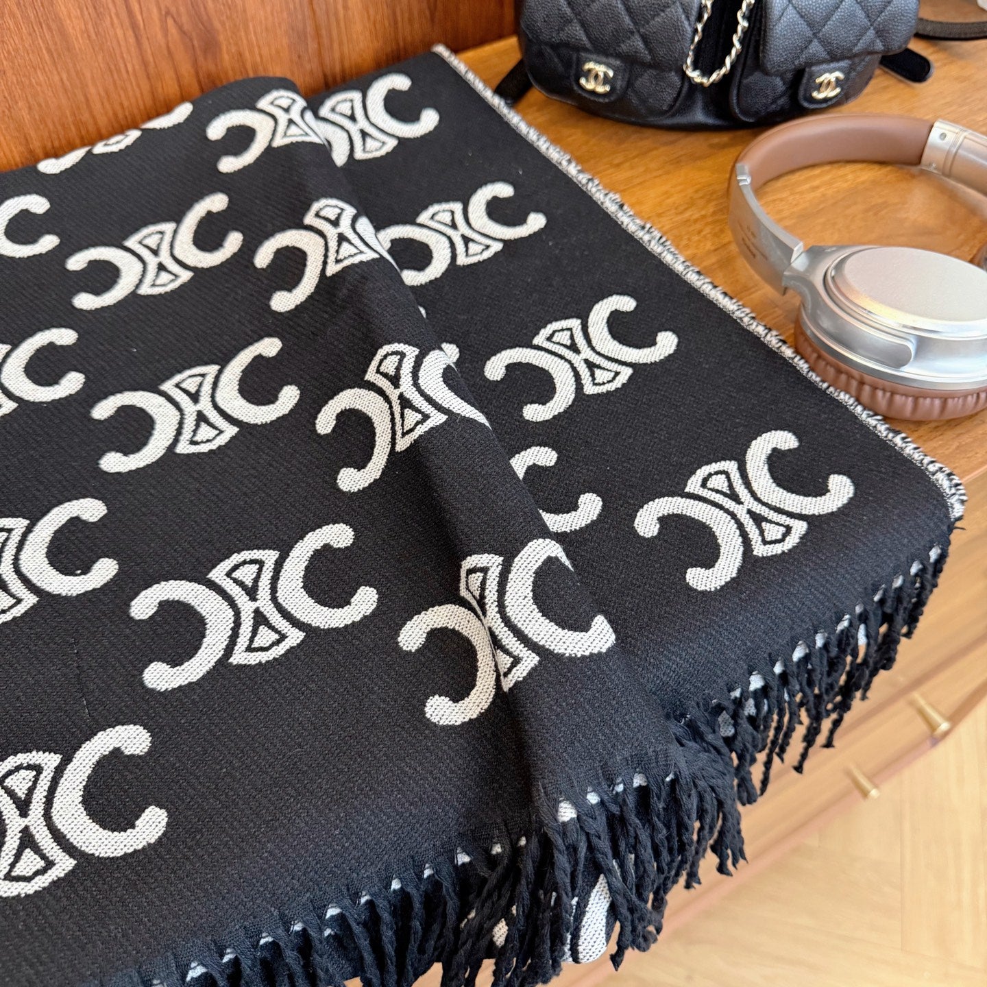 175RA15WDE Stylish Winter Scarves
