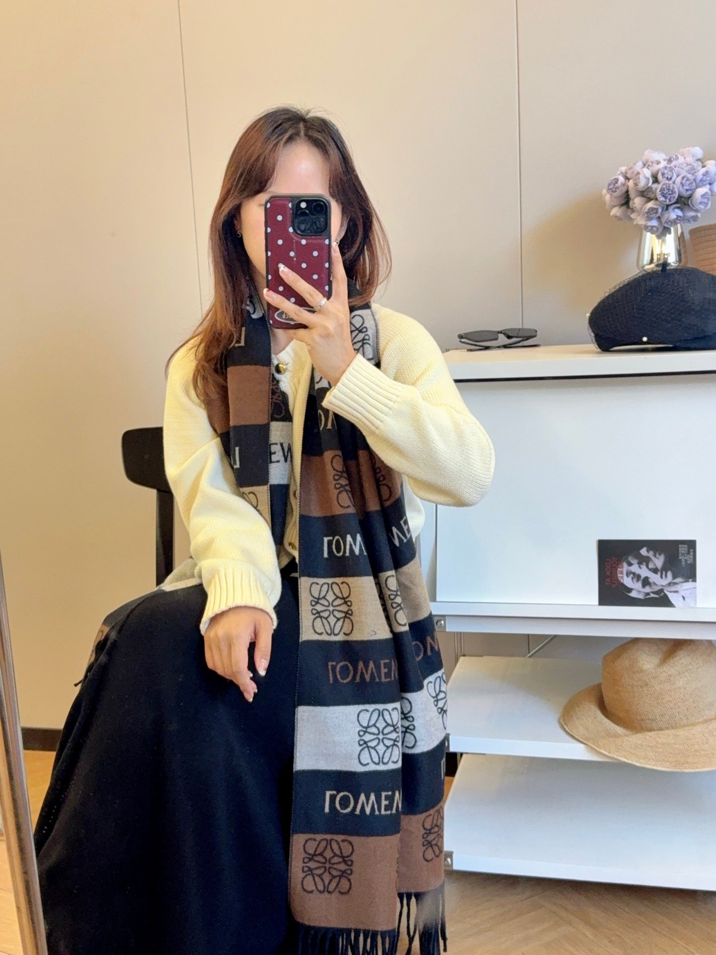 185ZA62WDE Stylish Winter Scarves