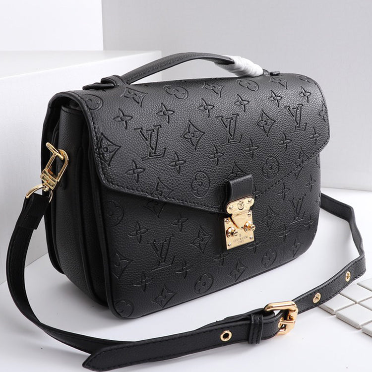 AE92BDE Stylish leather bag