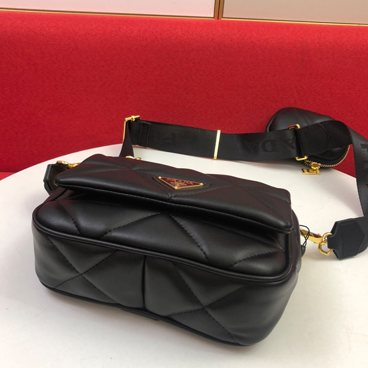 1PD03BDE Stylish leather bag