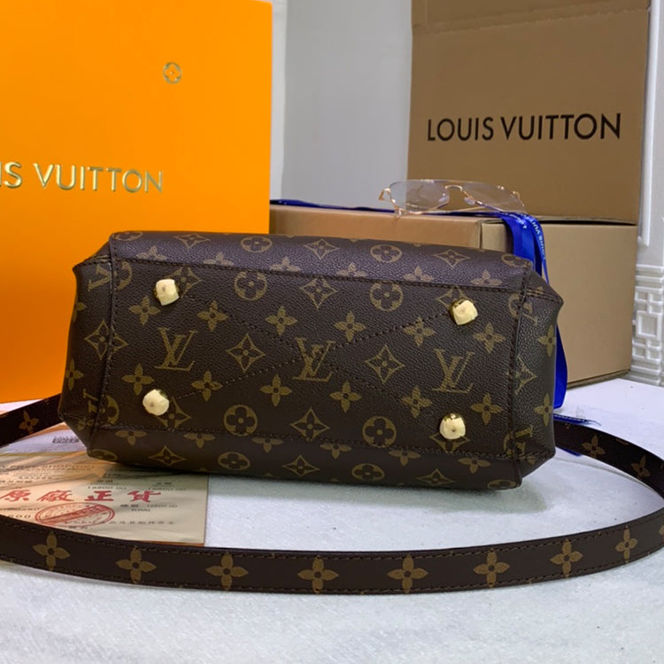 AE35BDE Stylish leather bag