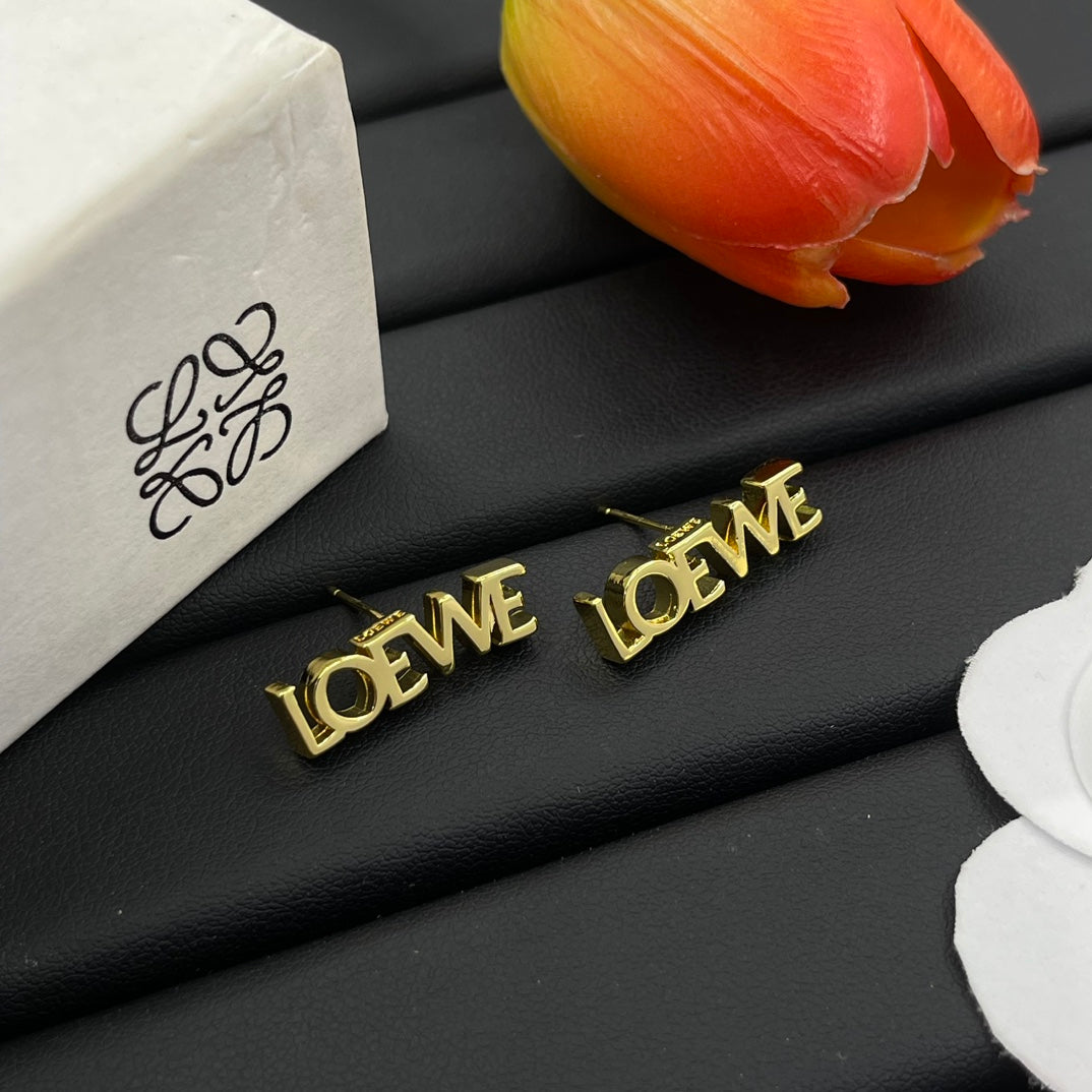 14A754EDE Stylish Earrings