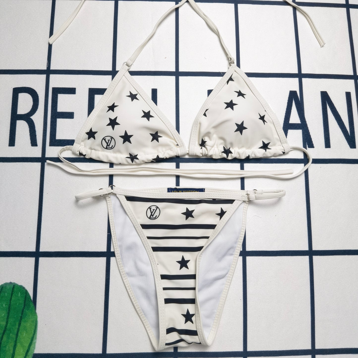 14E242YDE Stylish Bikini swimsuit