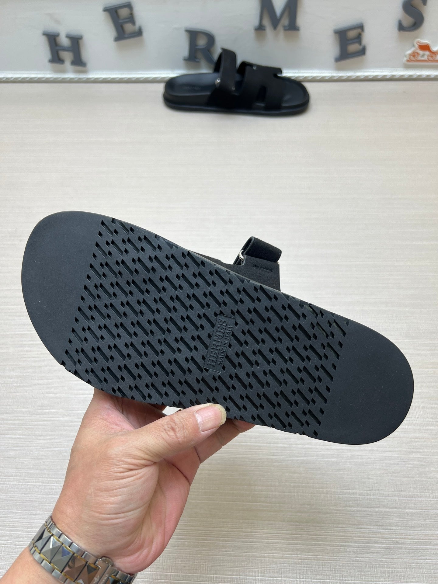 54H1ZDE Stylish slippers