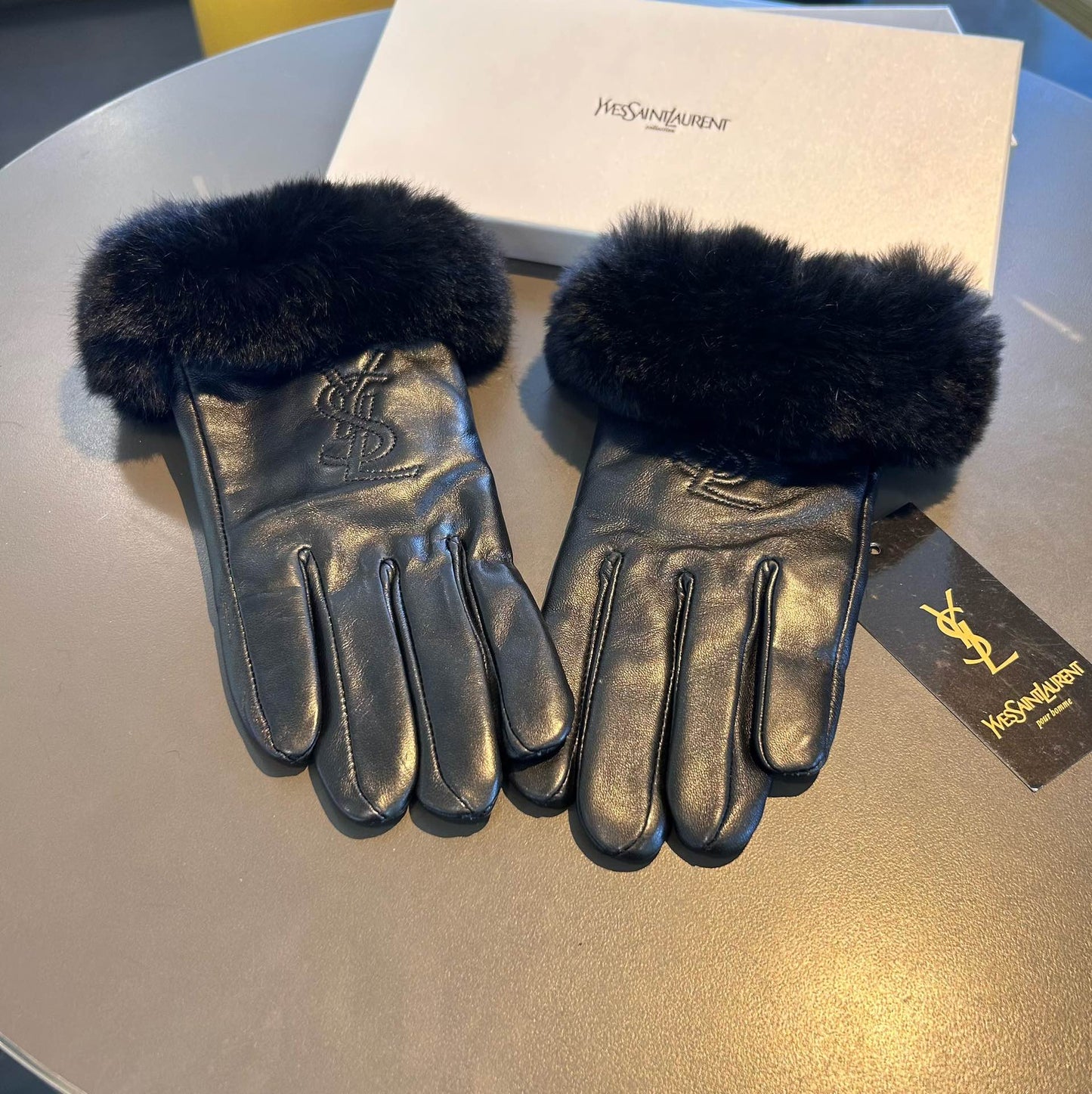 14SL25SDE Stylish Wool gloves