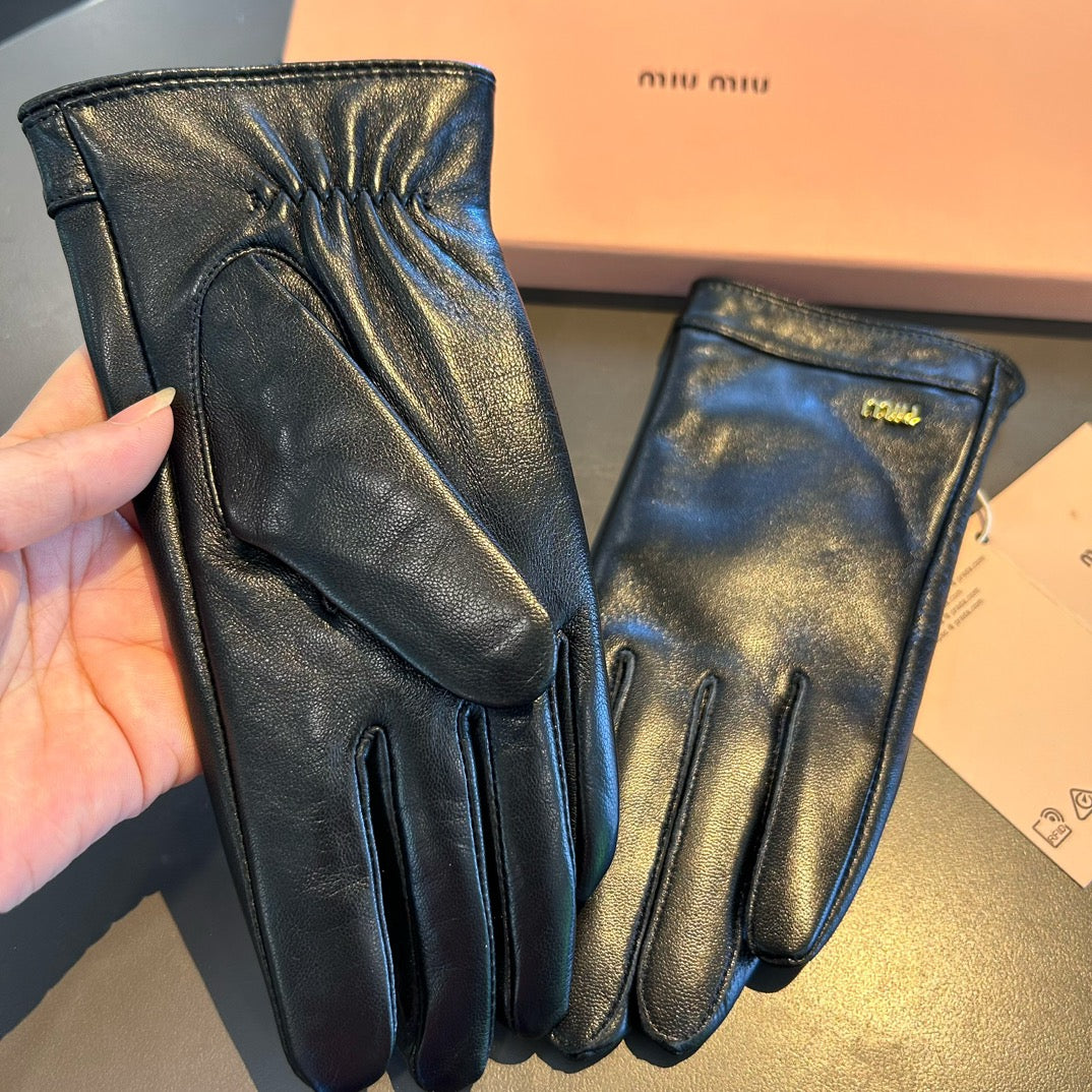 14A21SDE Stylish sheepskin gloves