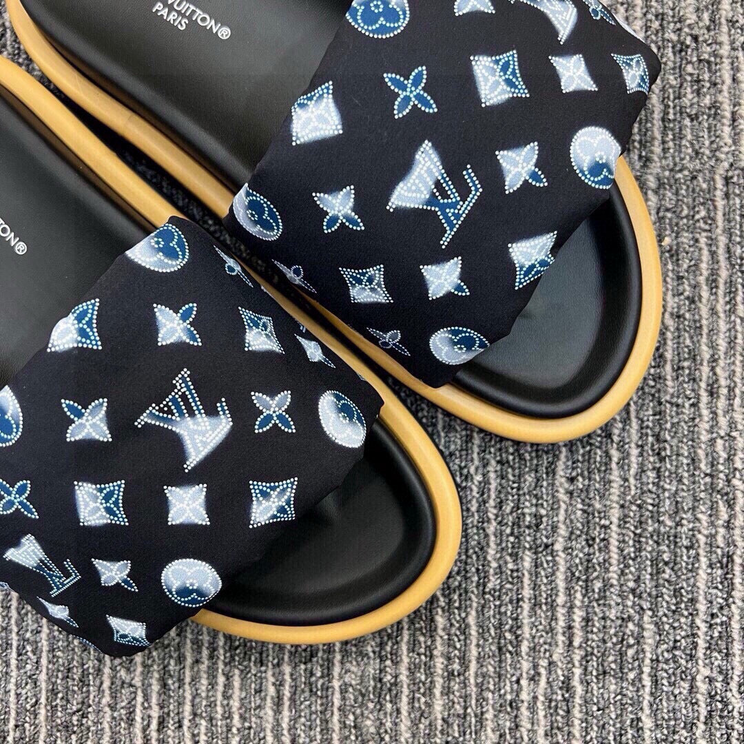 5QE12ZDE Stylish Slippers