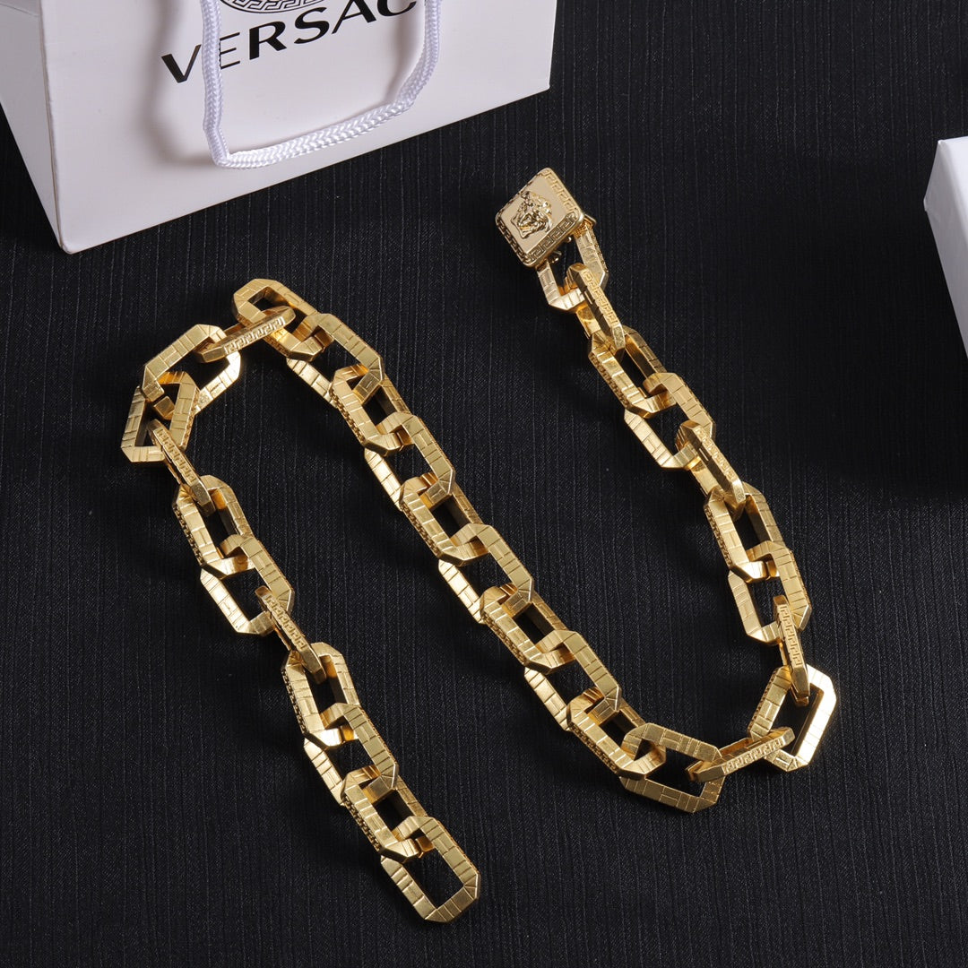 14V389XDE Stylish Earrings Bracelets Necklaces