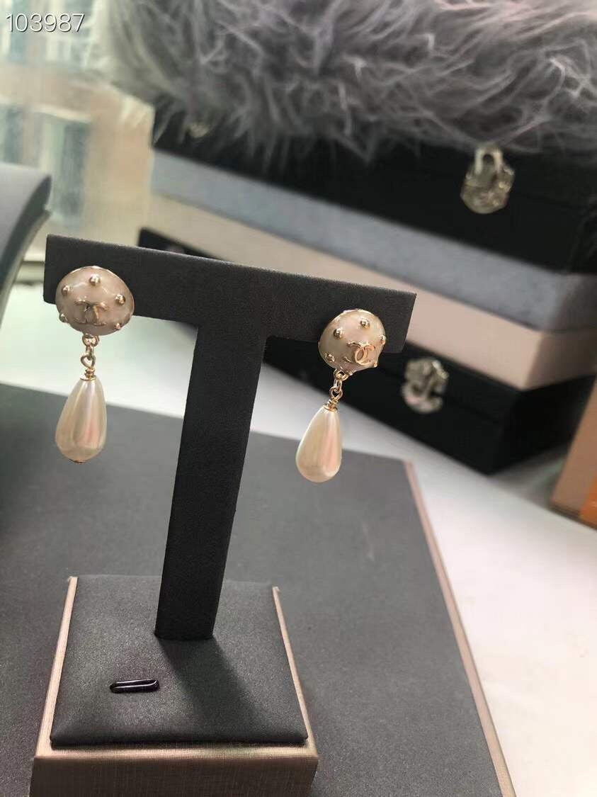 14C32EDE Stylish Earrings