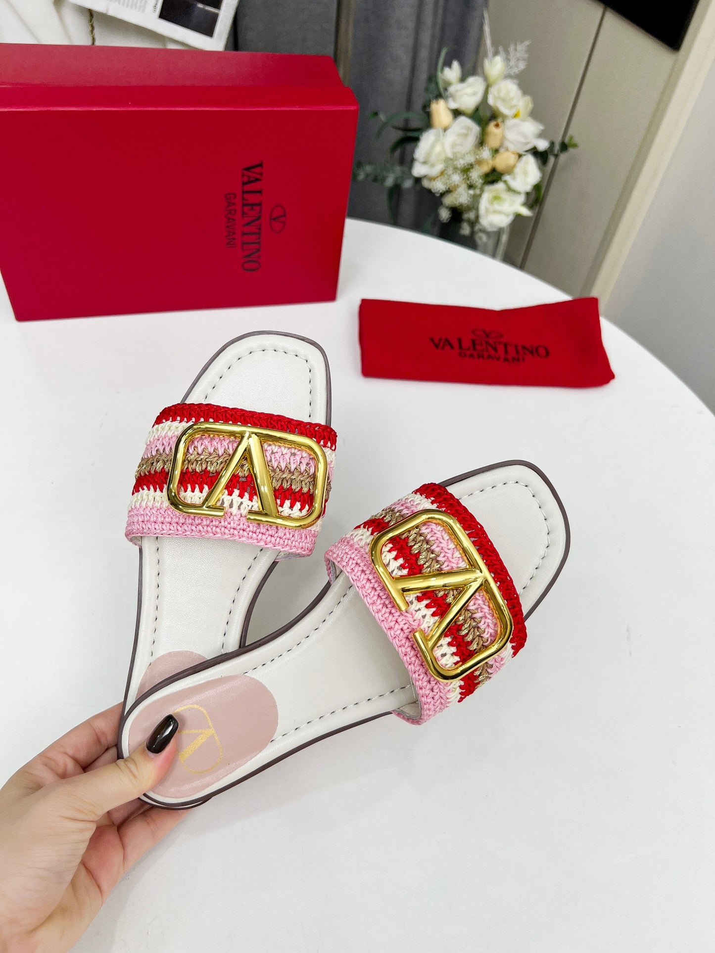 255QVL31ZDE Stylish leather Slippers