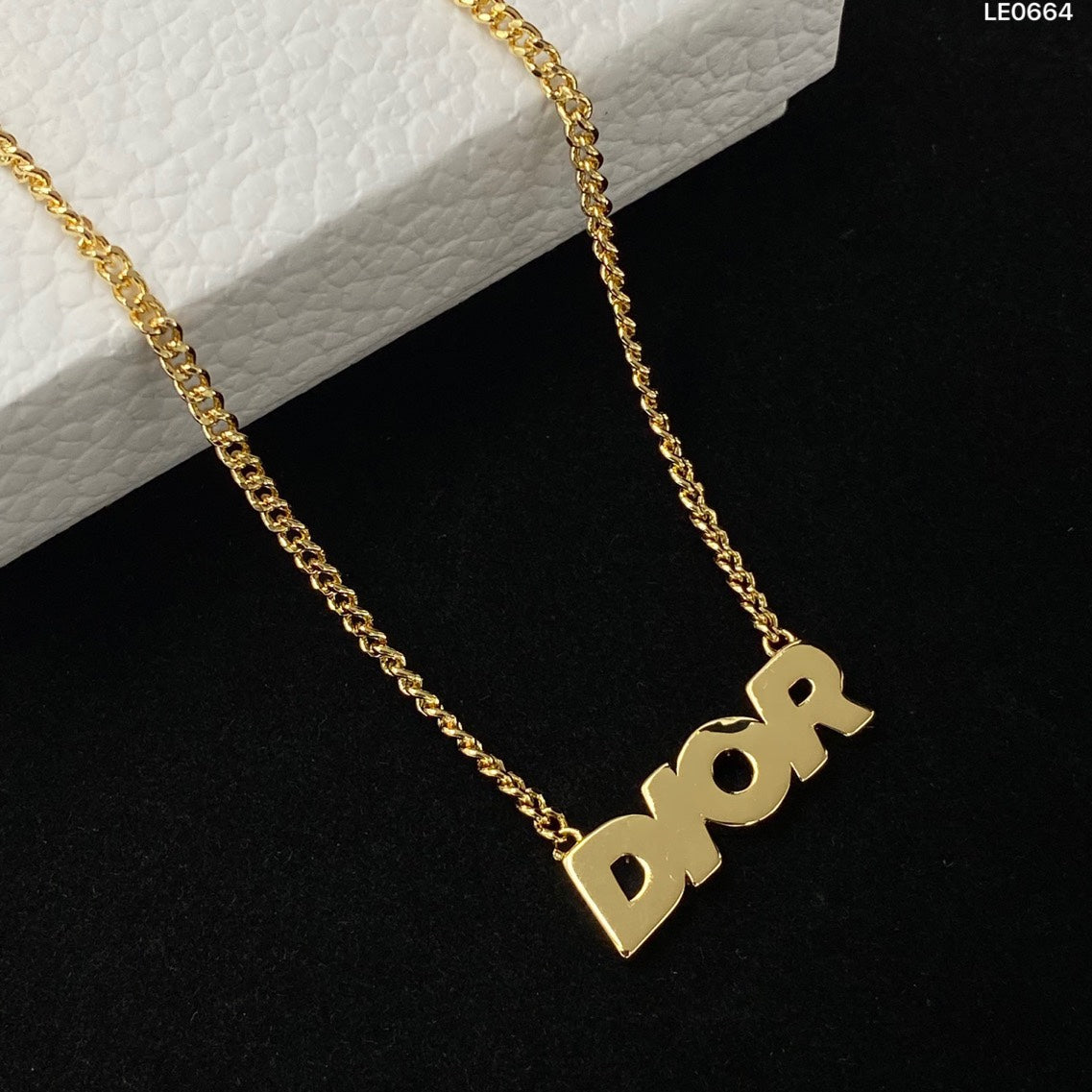 1YD180XDE Stylish Necklaces
