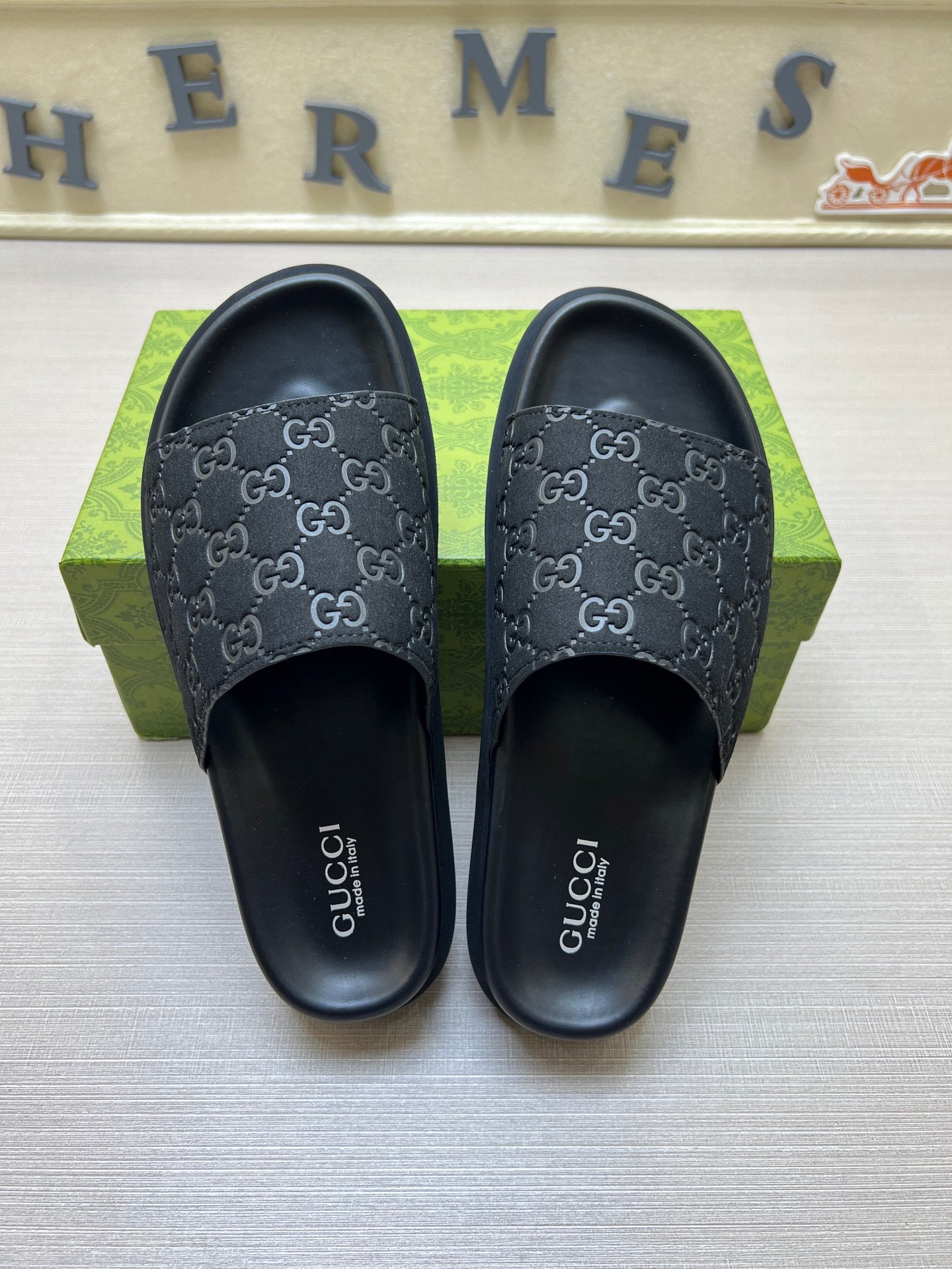 5QB15ZDE Stylish Slippers