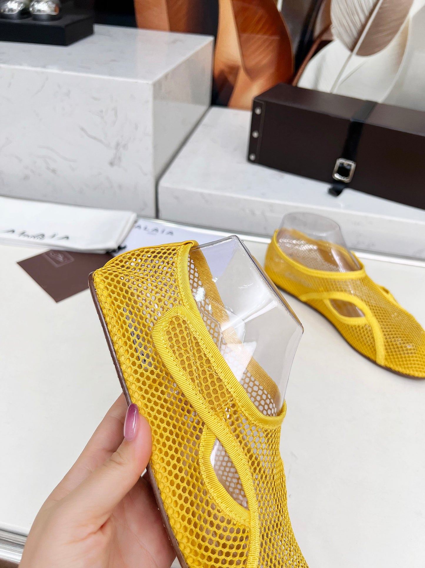255QA24ZDE Stylish leather shoes