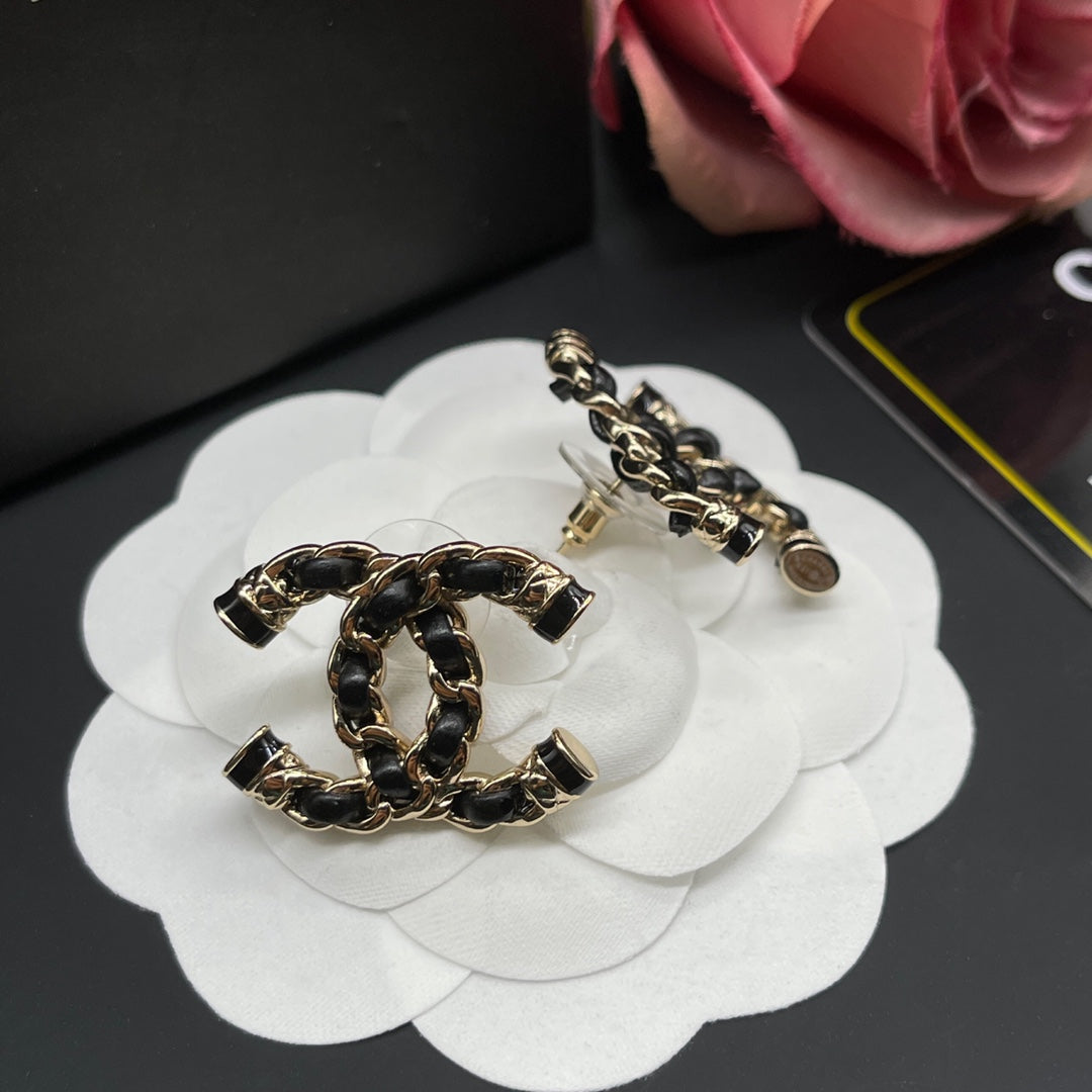 14C899EDE Stylish Earrings