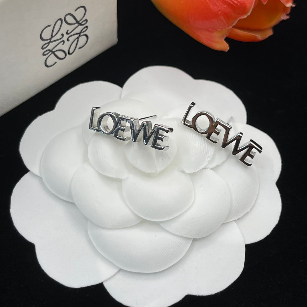 14A754EDE Stylish Earrings
