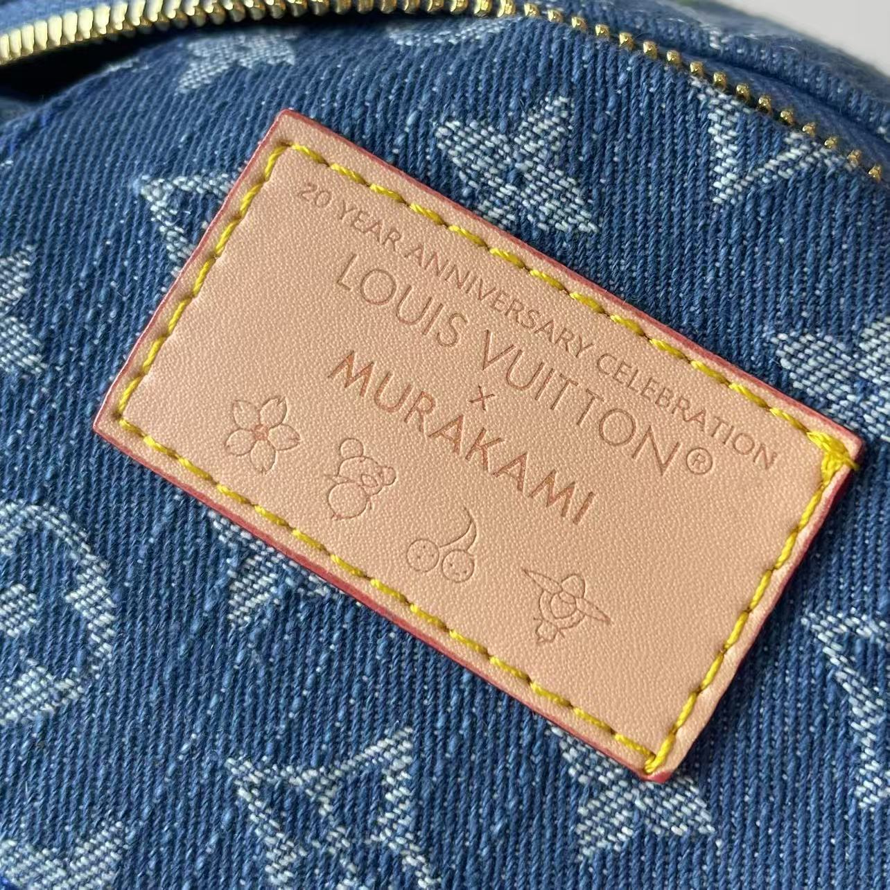 15RE28BDE Stylish bag
