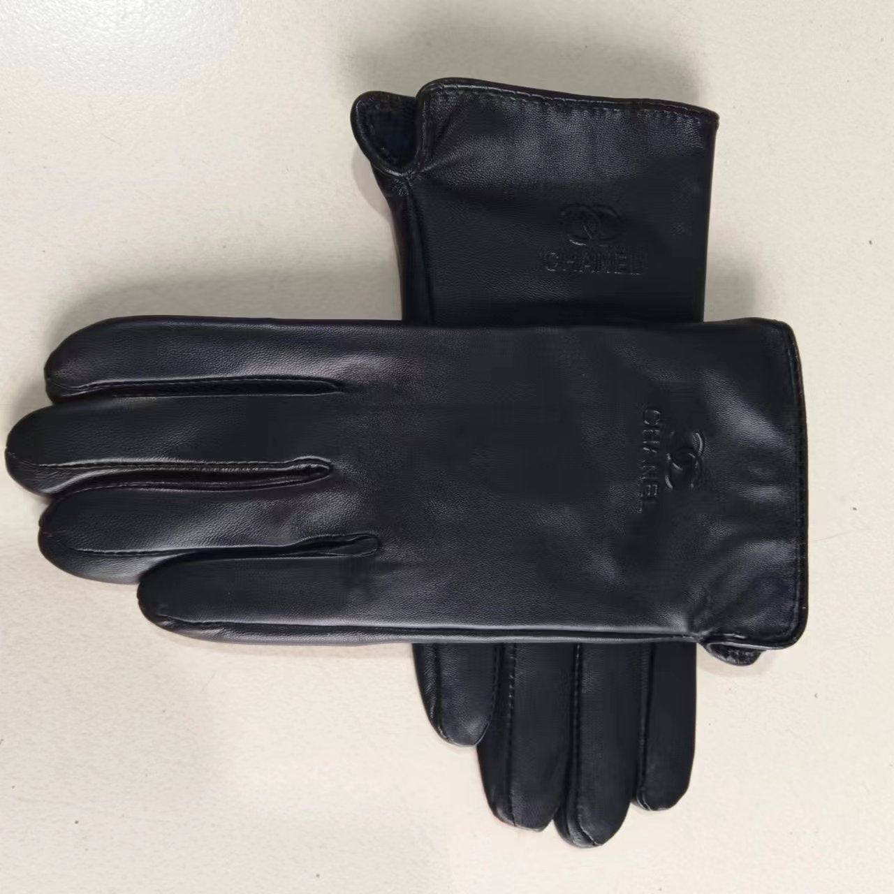 24C88SDE Stylish gloves