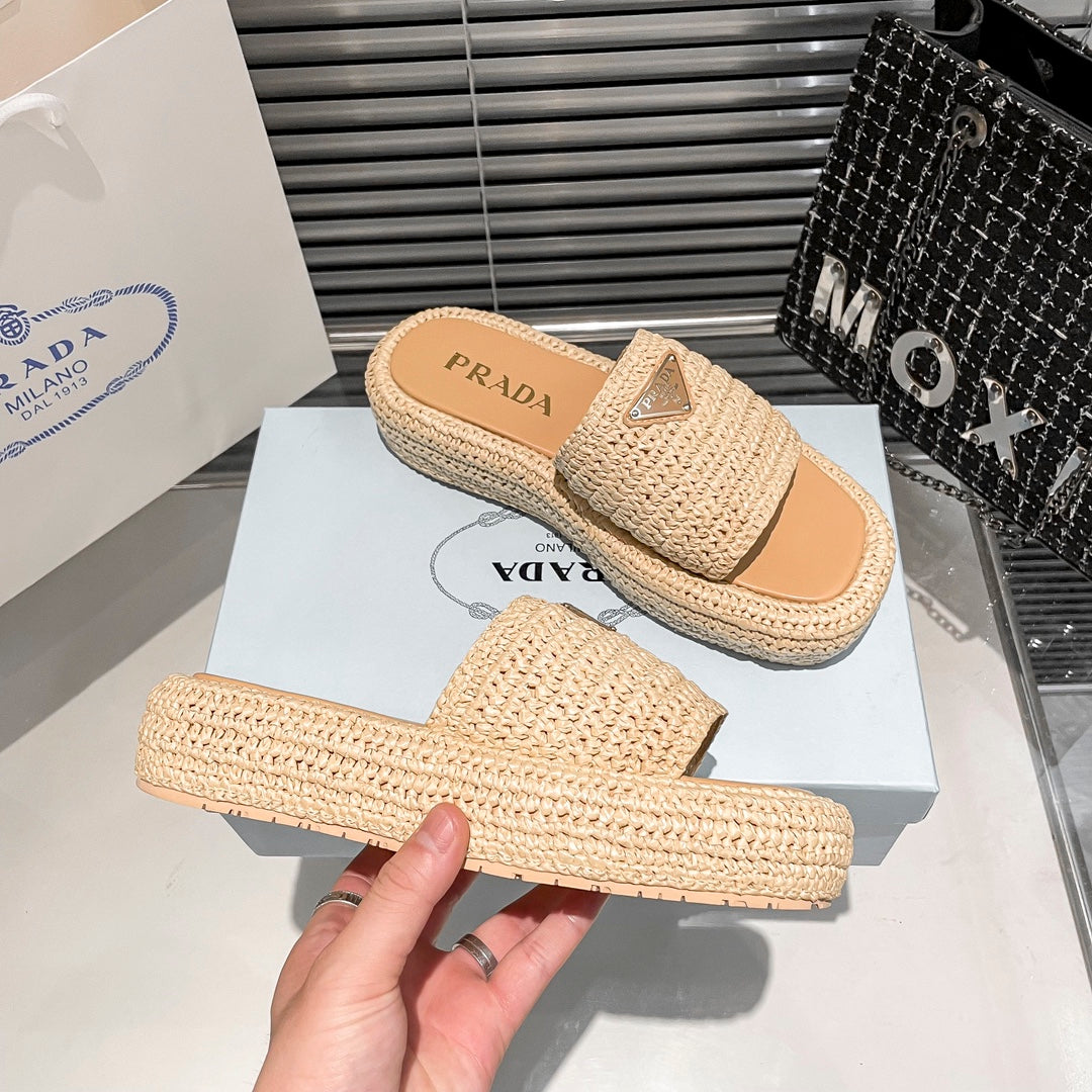 14PD21ZDE Stylish slippers