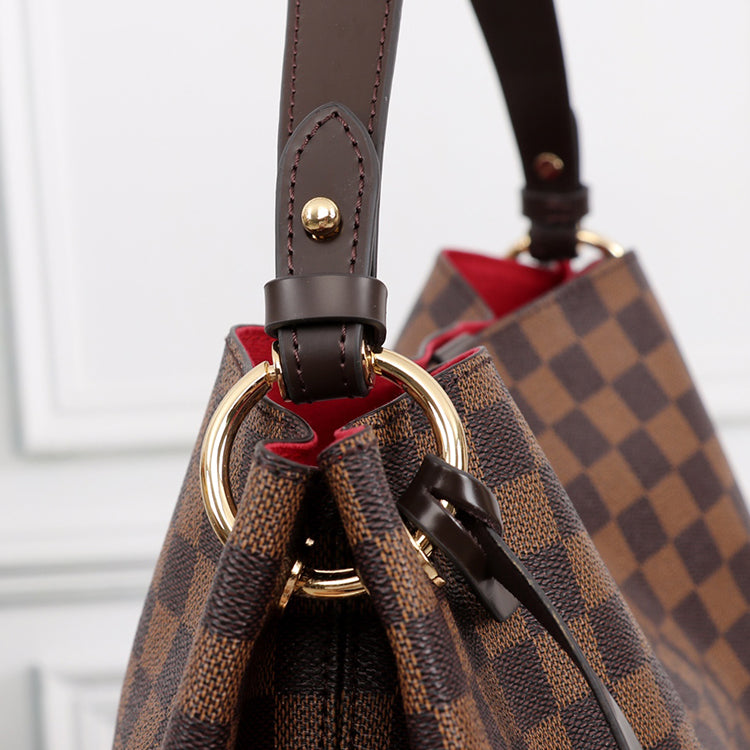 1E84BDE Stylish leather bag