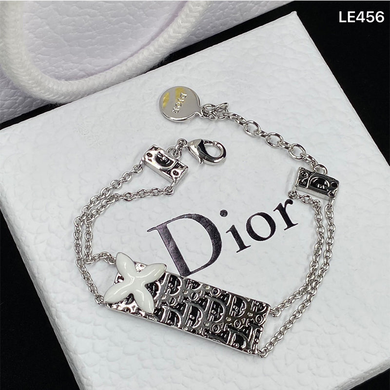3D722XDE Stylish Bracelets