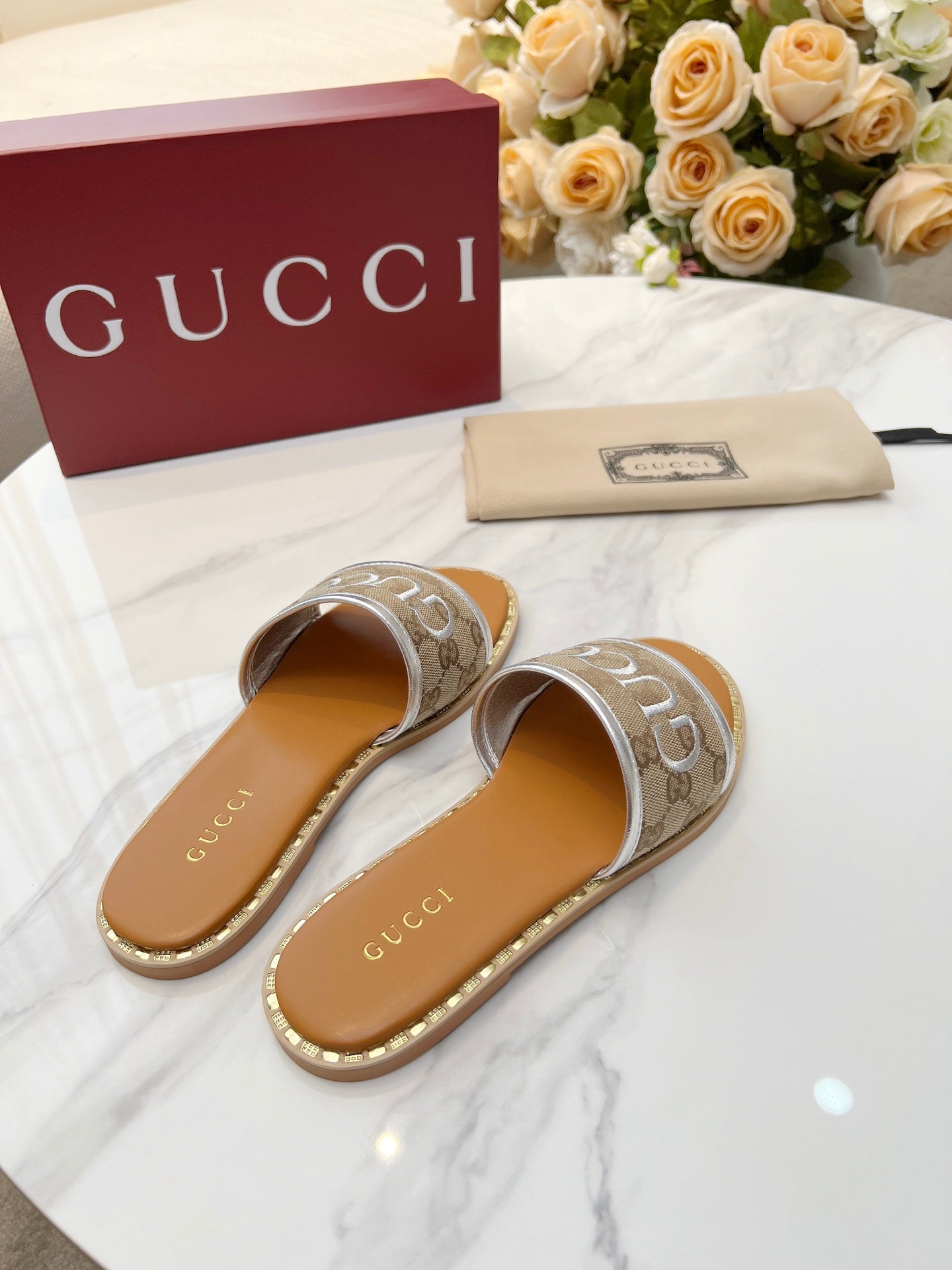 255QB29ZDE Stylish leather Slippers