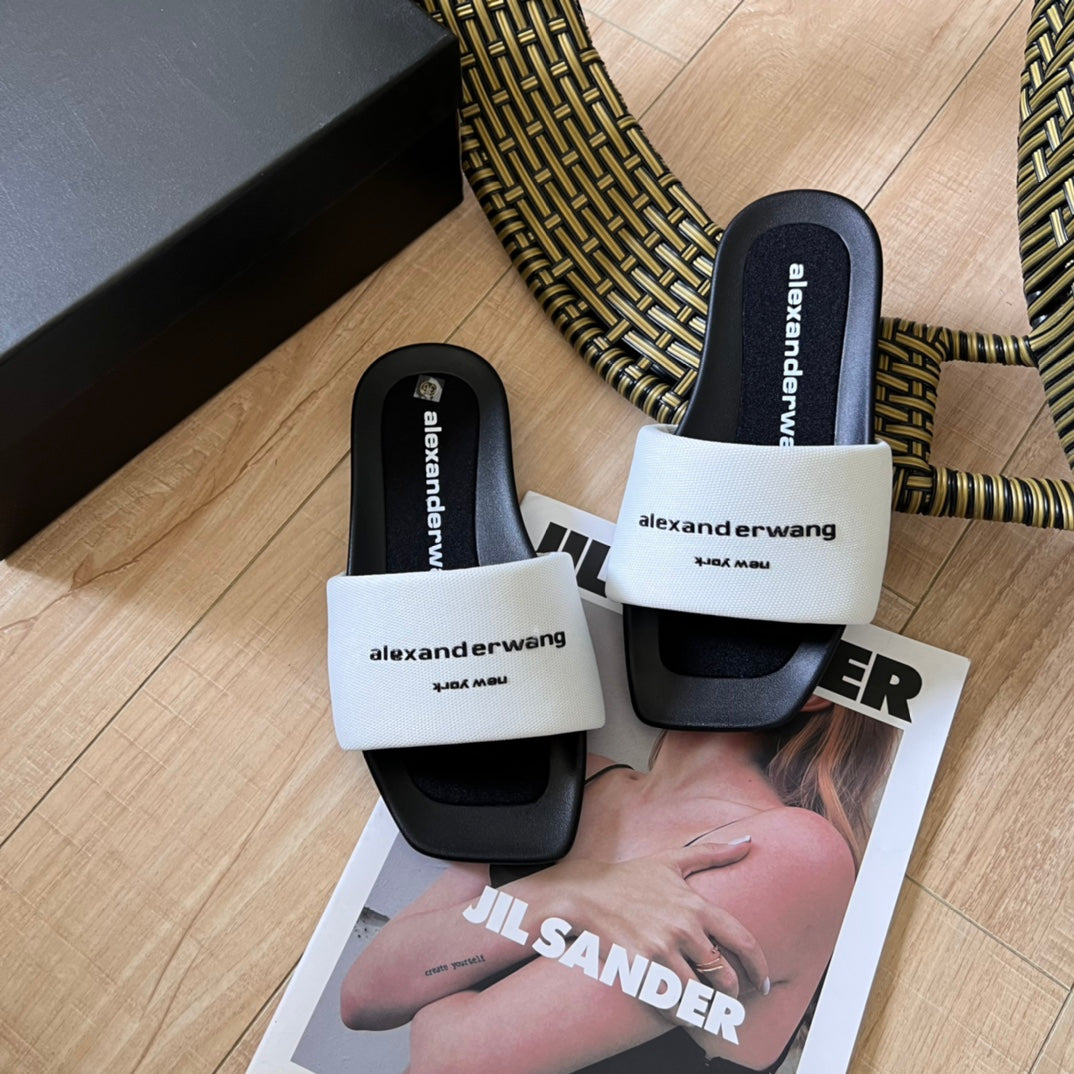 14A5ZDE Stylish Slippers