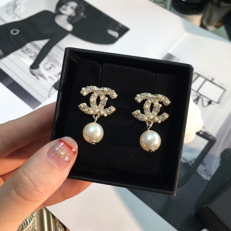 1NC41EDE Stylish Earrings