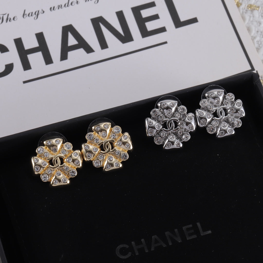 14C1080EDE Stylish Earrings