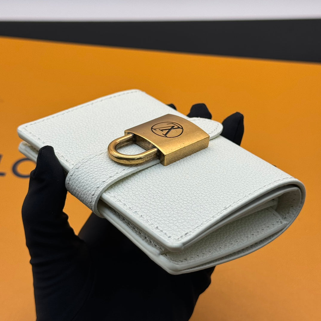 155NE82BDE Stylish leather bag