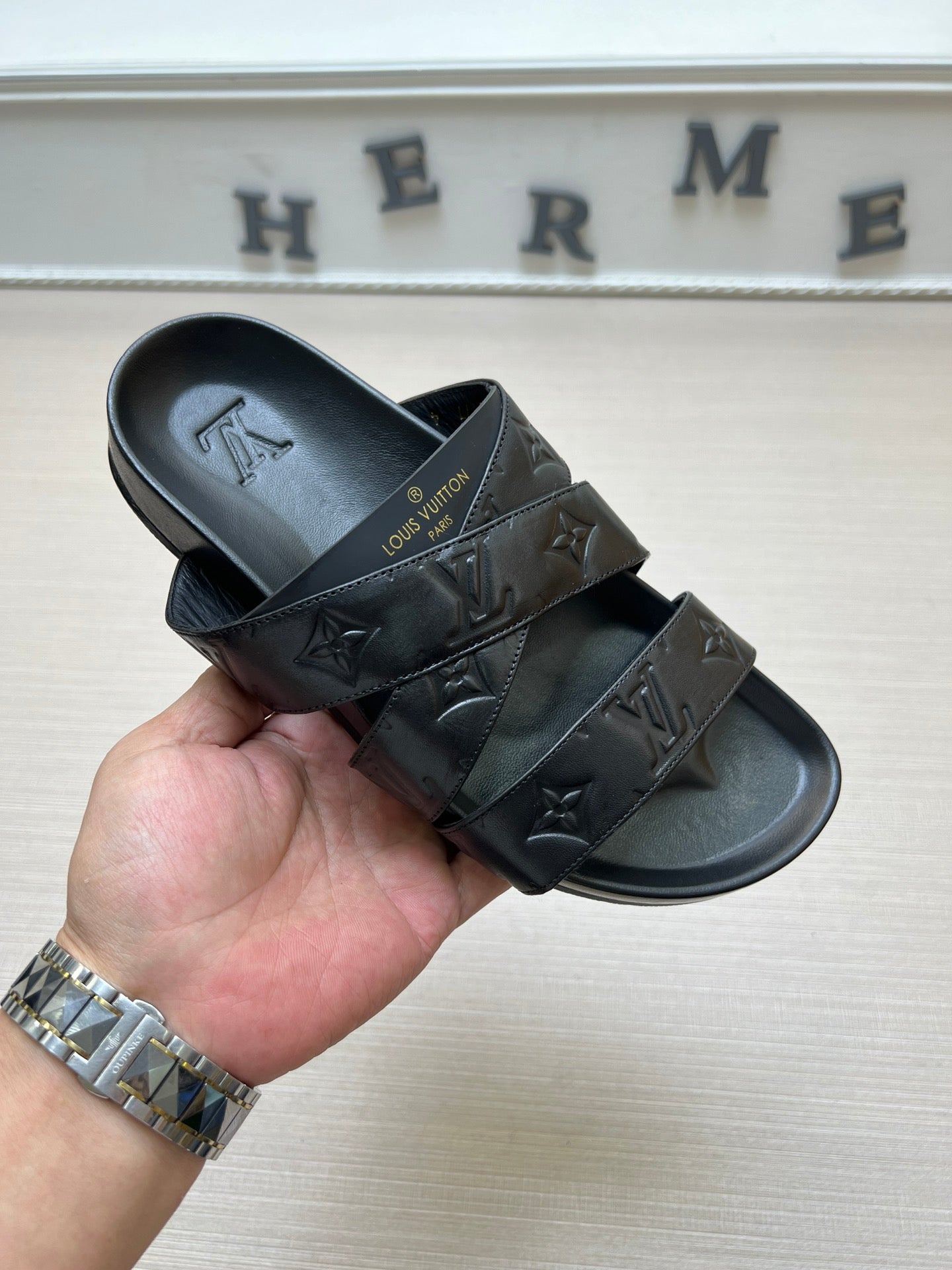 54E89ZDE Stylish slippers