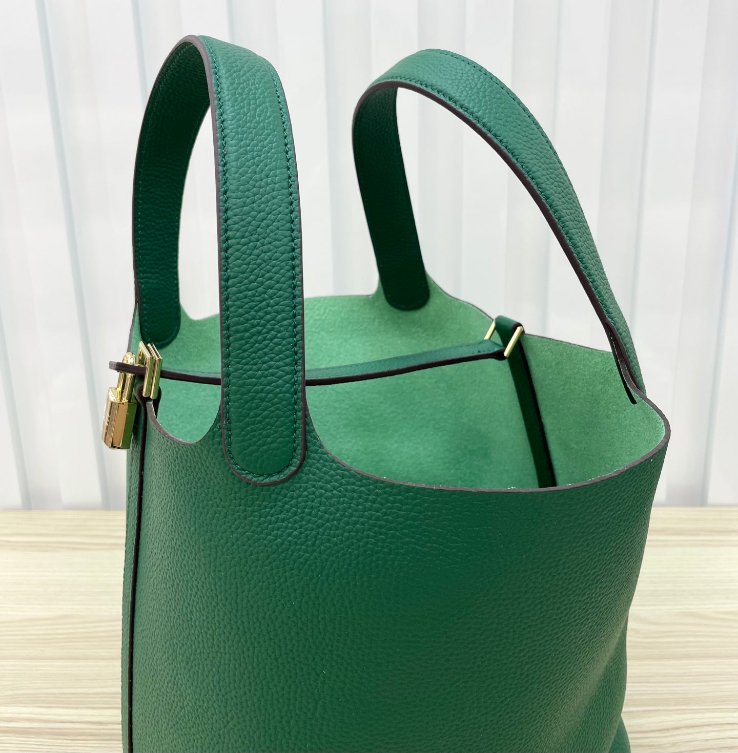 15RH5BDE Stylish leather bag