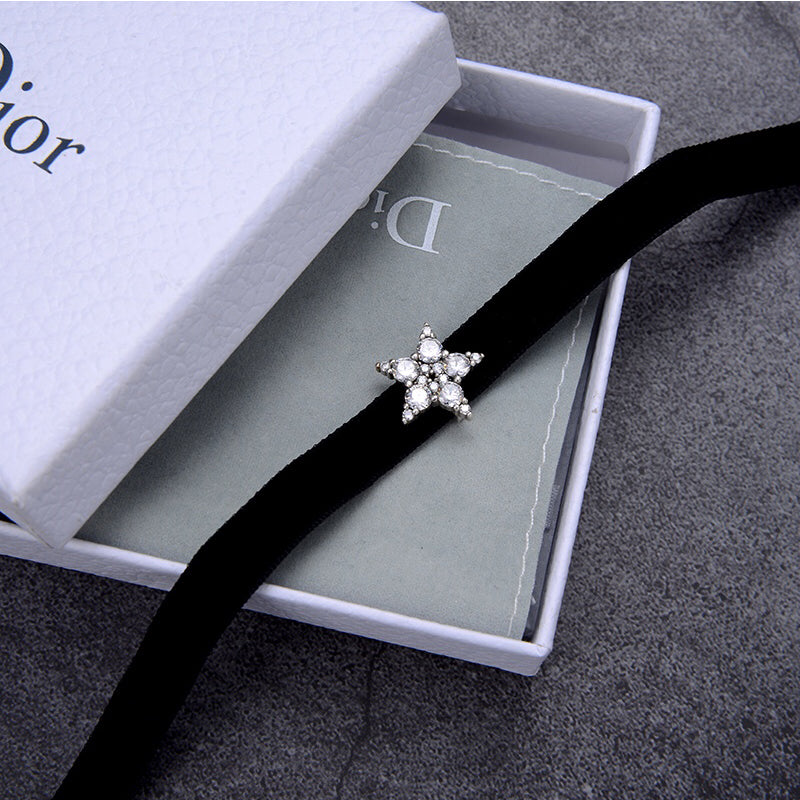3D663XDE Stylish Necklaces