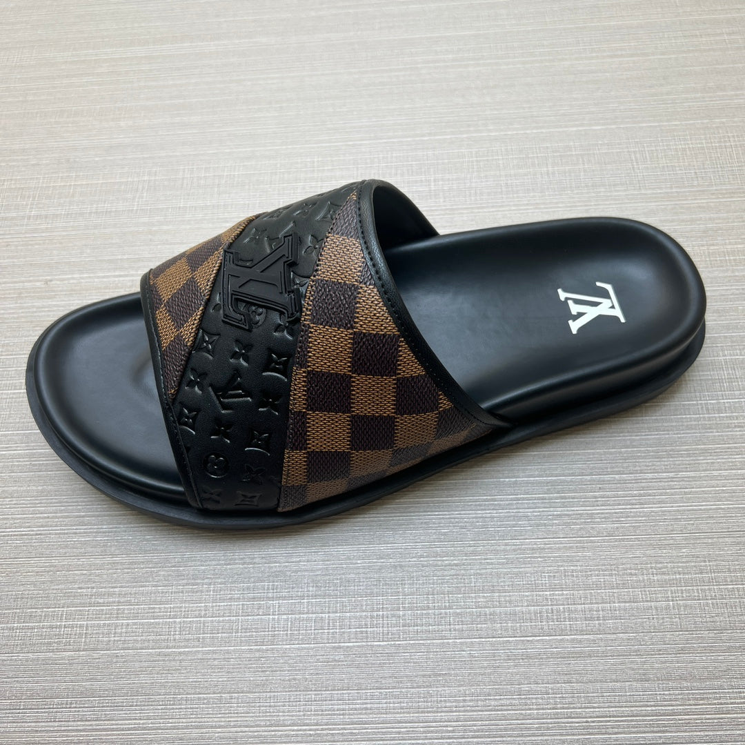 54E2ZDE Stylish slippers