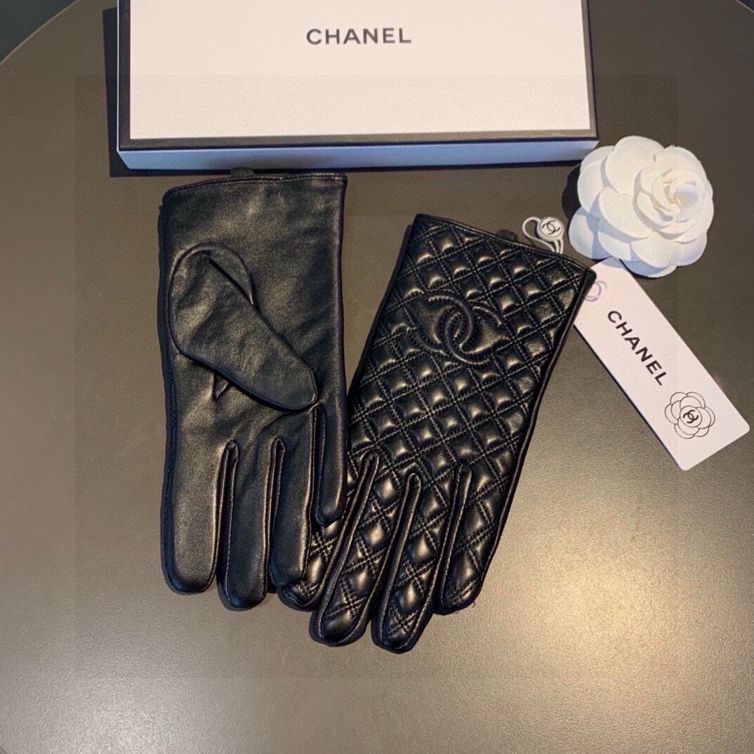 14C35SDE Stylish sheepskin gloves