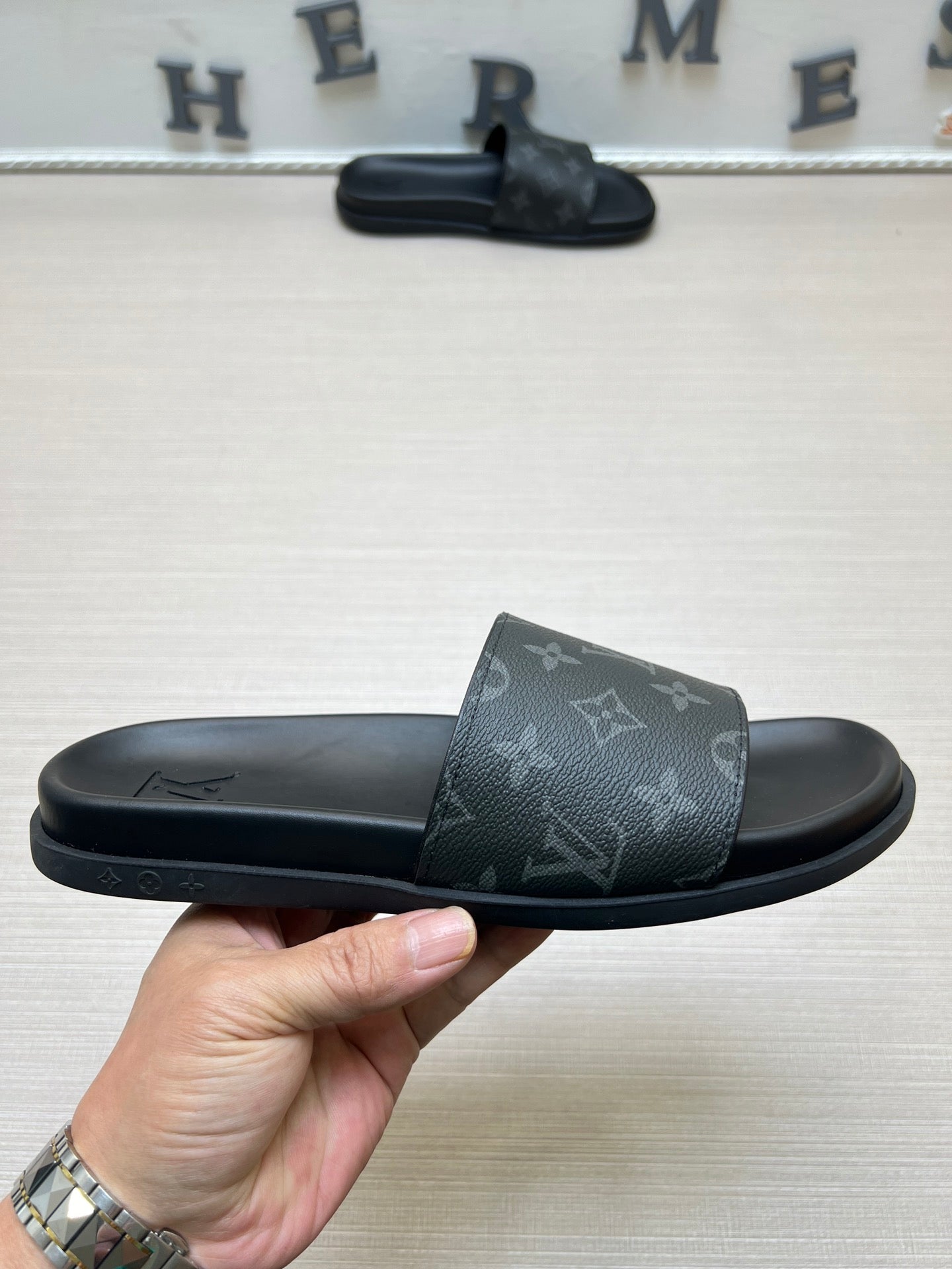 54E56ZDE Stylish slippers