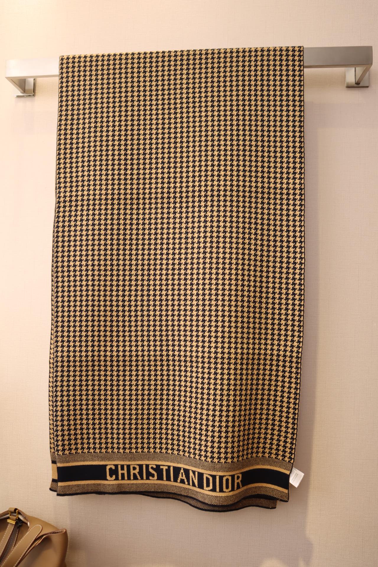 185ZD77WDE Stylish Winter Scarves
