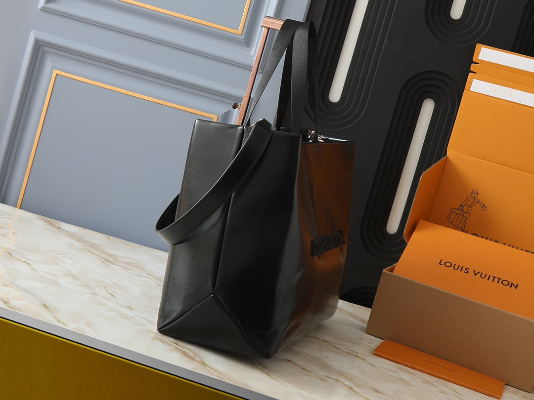 15XE9BDE Stylish leather bag