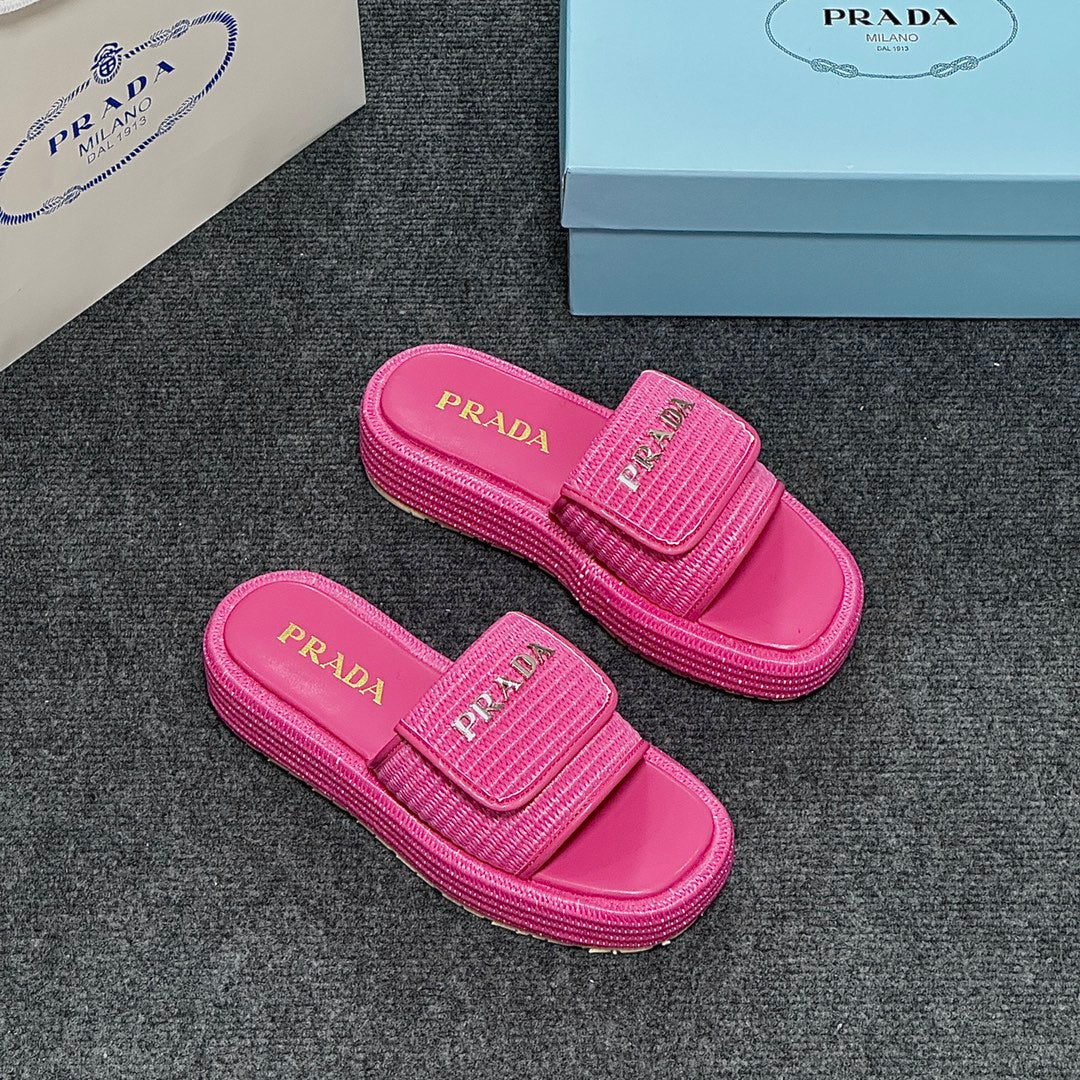 14PD24ZDE Stylish slippers