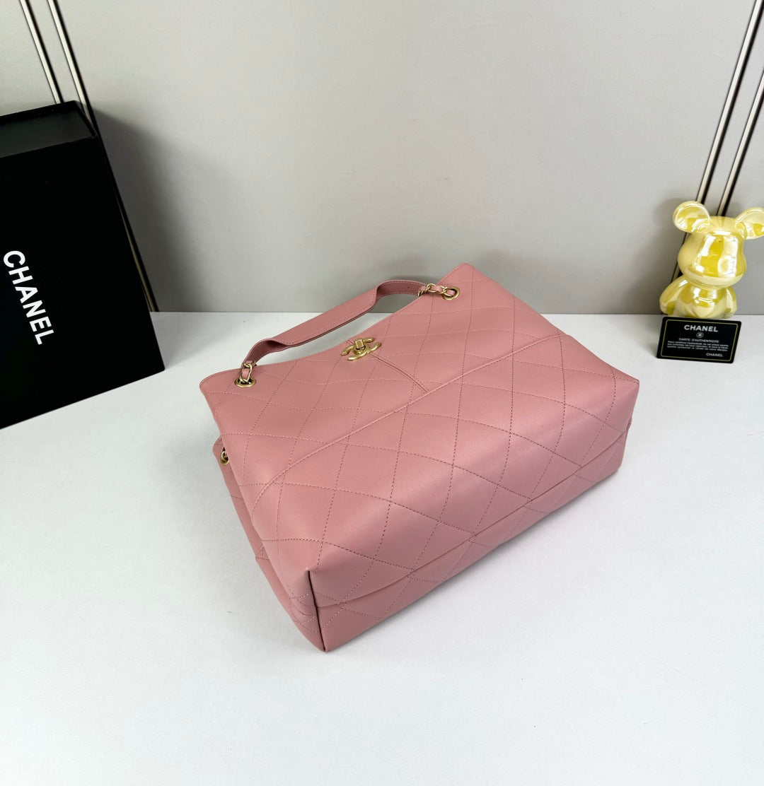 15RC64BDE Stylish leather bag