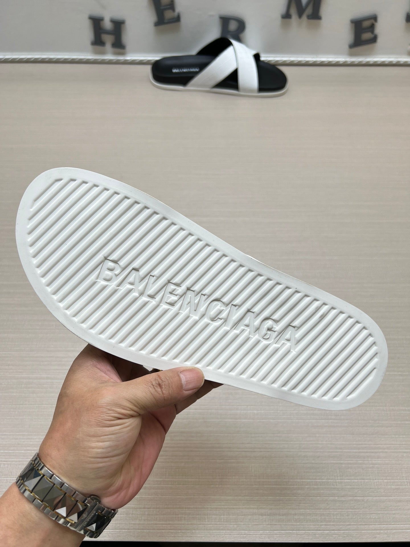 54J97ZDE Stylish slippers