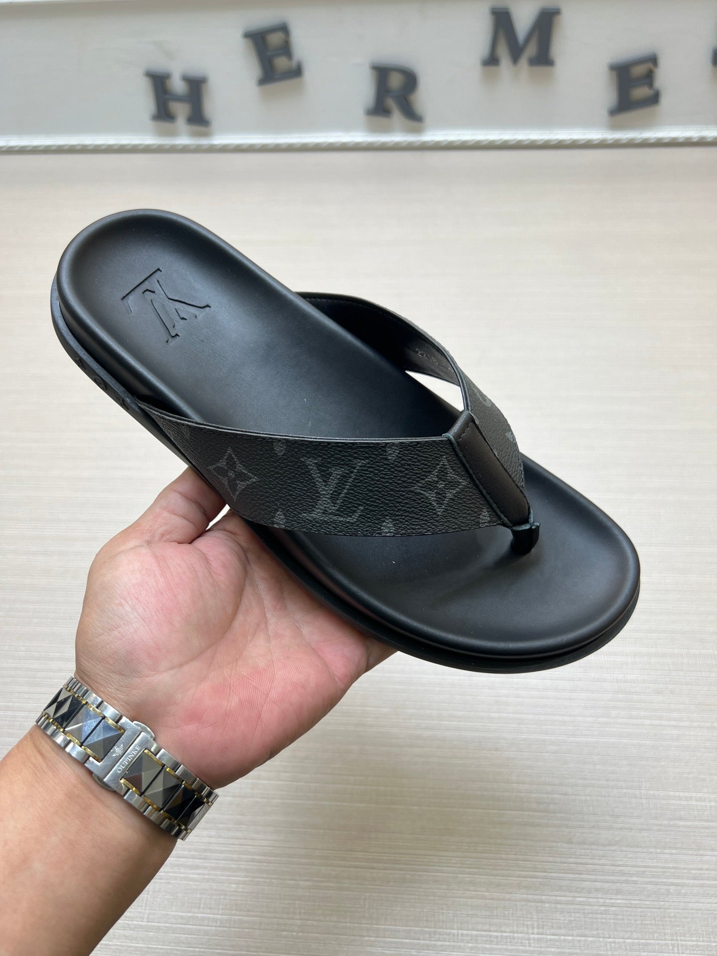 54E56ZDE Stylish slippers