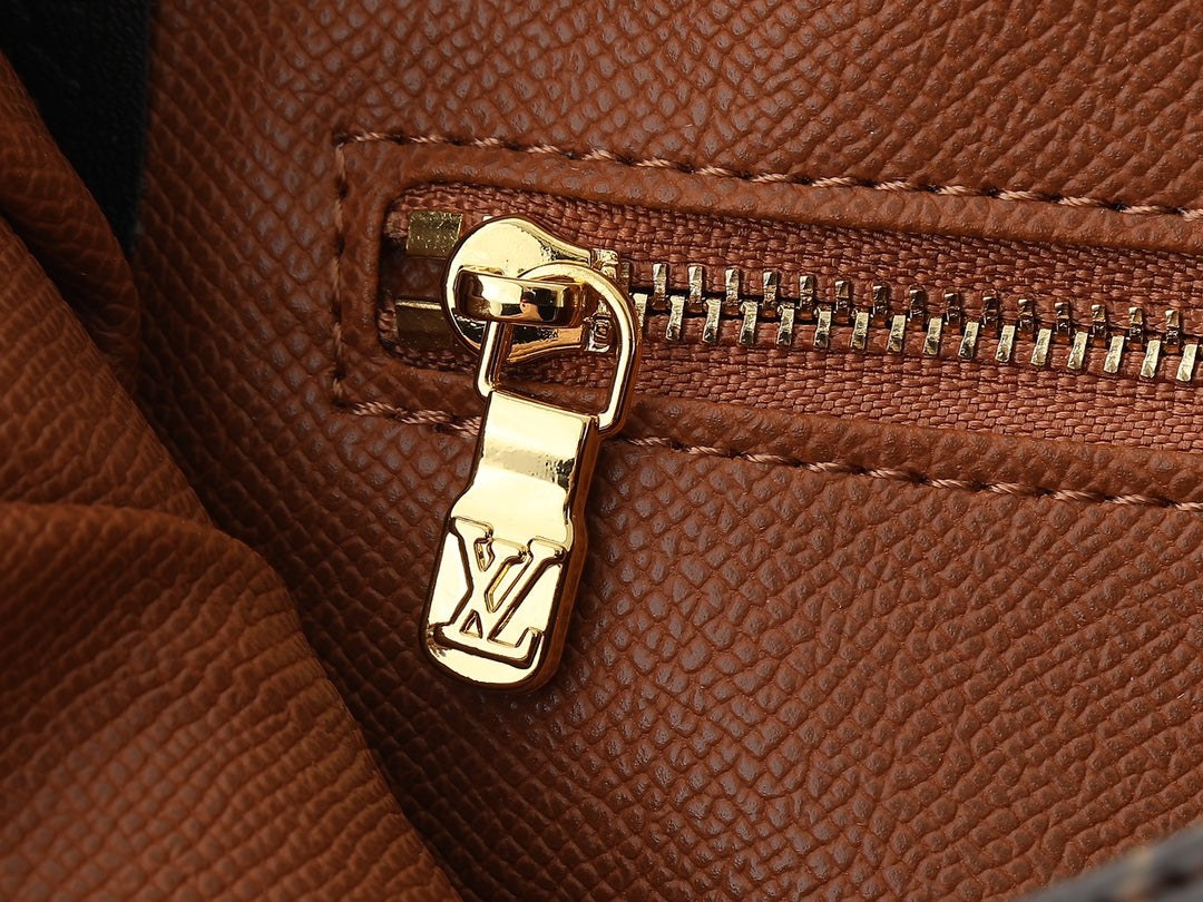 15RE19BDE Stylish leather bag