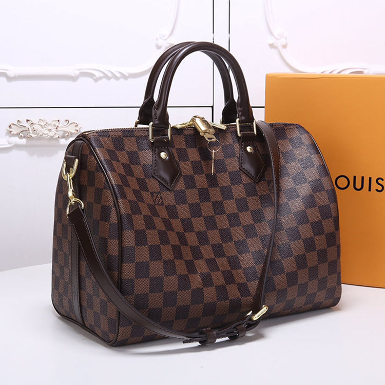 2E16BDE Stylish leather bag