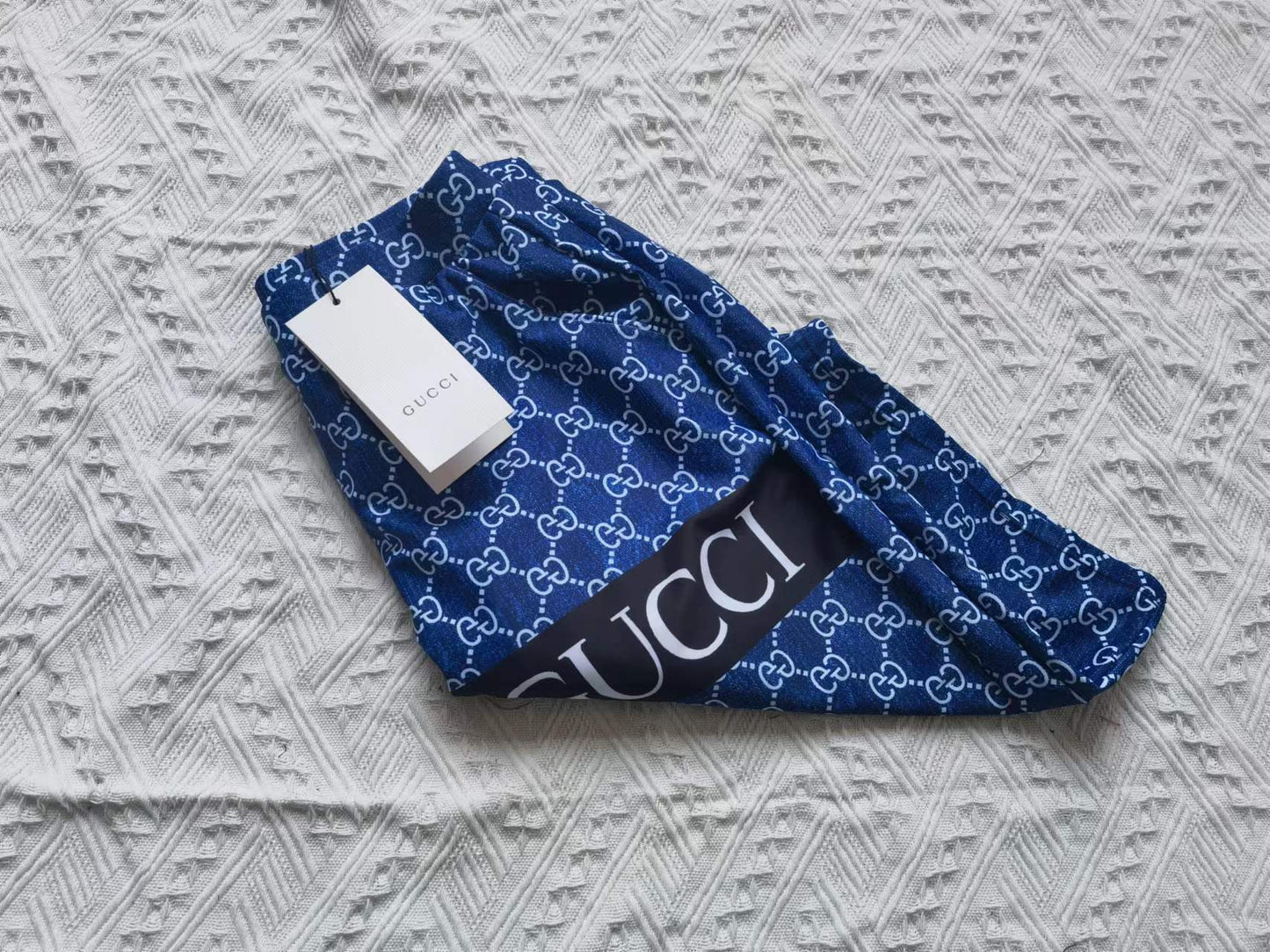 14B5YDE Stylish Men's trunks
